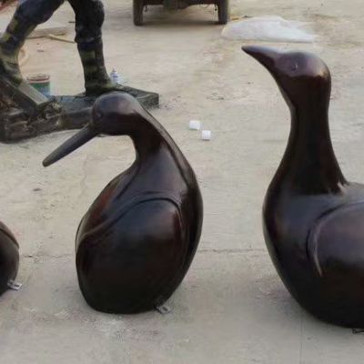 池塘抽象鸭子雕塑 鸭子雕塑定制 鸭子雕塑制作厂家